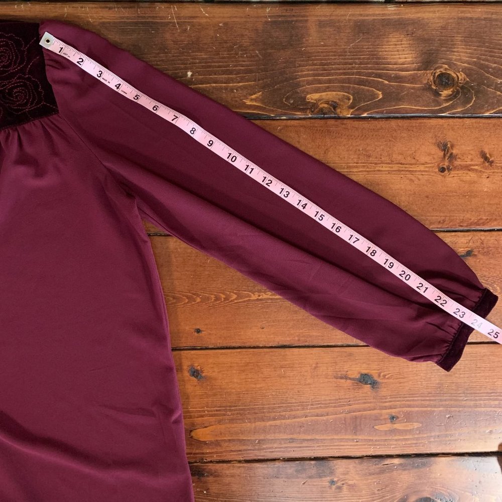 Love Riche Maroon Large Long Sleeve Floral Velvet Detail Plunge Neck Blouse EUC - Picture 14 of 14